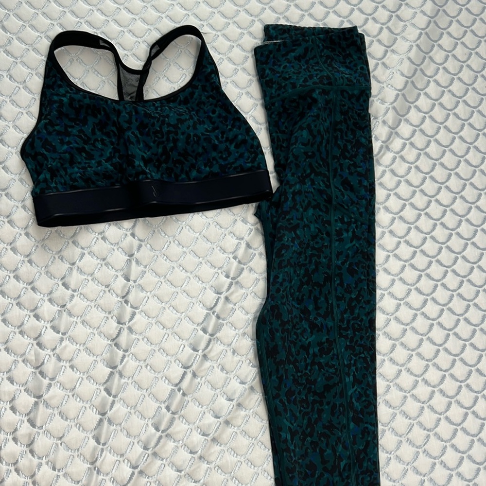 Victoria secrets sports bra and leggings activewear set animal print M